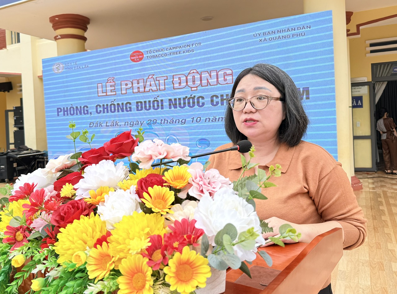 đồng chí Phạm Thị Minh Hiền - Phó Giám đốc Sở Y tế tỉnh phát biểu tại lễ phát động